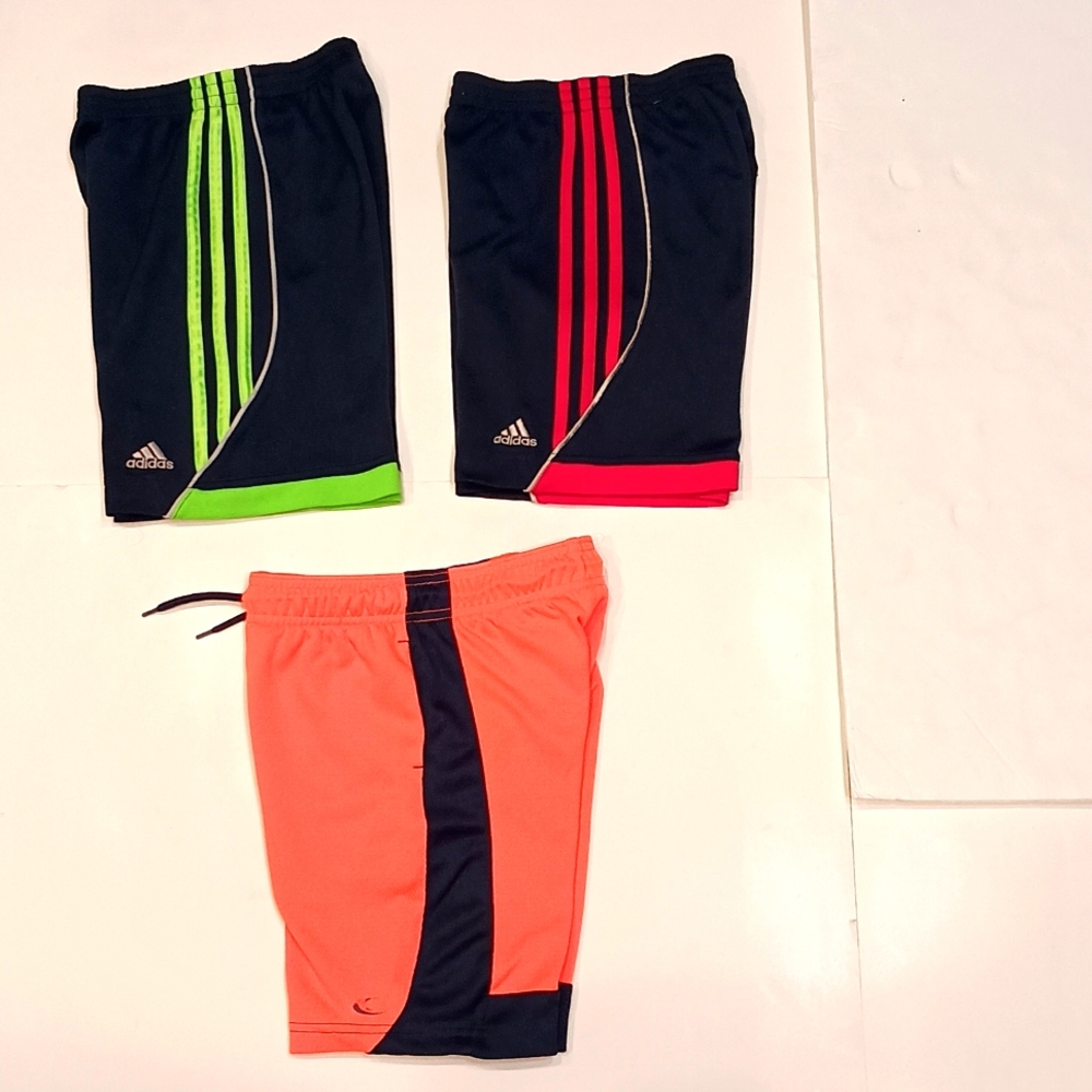 BOYS SHORTS SIZE 6